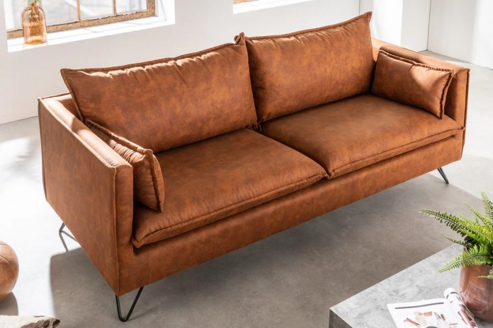 Canapé DAKOTA 195 cm – Microfibre marron antique, style rétro vintage avec pieds épingle design