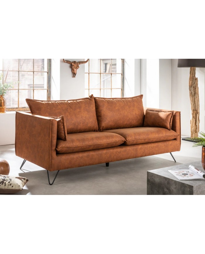 Canapé DAKOTA 195 cm – Microfibre marron antique, style rétro vintage avec pieds épingle design