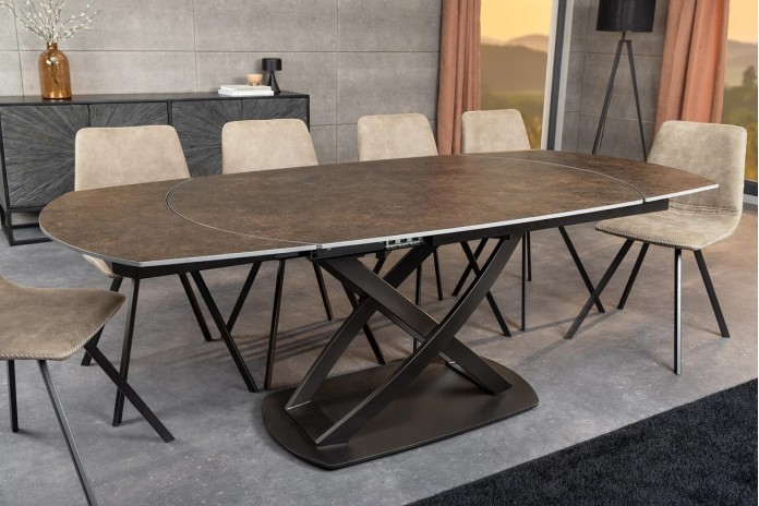 Table à manger extensible ovale EXTENSIO 130-190 cm – Plateau céramique aspect rouille et support en bronze design moderne