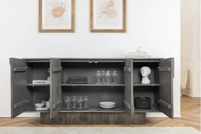 Commode 4 portes 170 cm avec reliefs 3D en bois de manguier gris fumé Neoforma