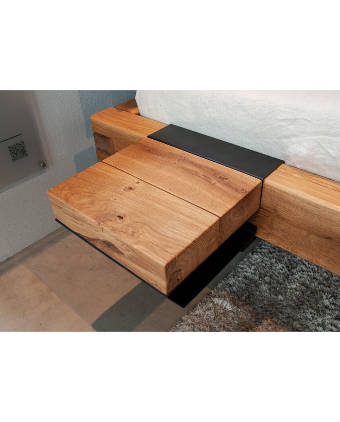 Lit chene massif sauvage huilé - Pieds métal - tète de lit matelassée -  POUR LES AMATEURS DE MOBILIER D’EXCEPTION.