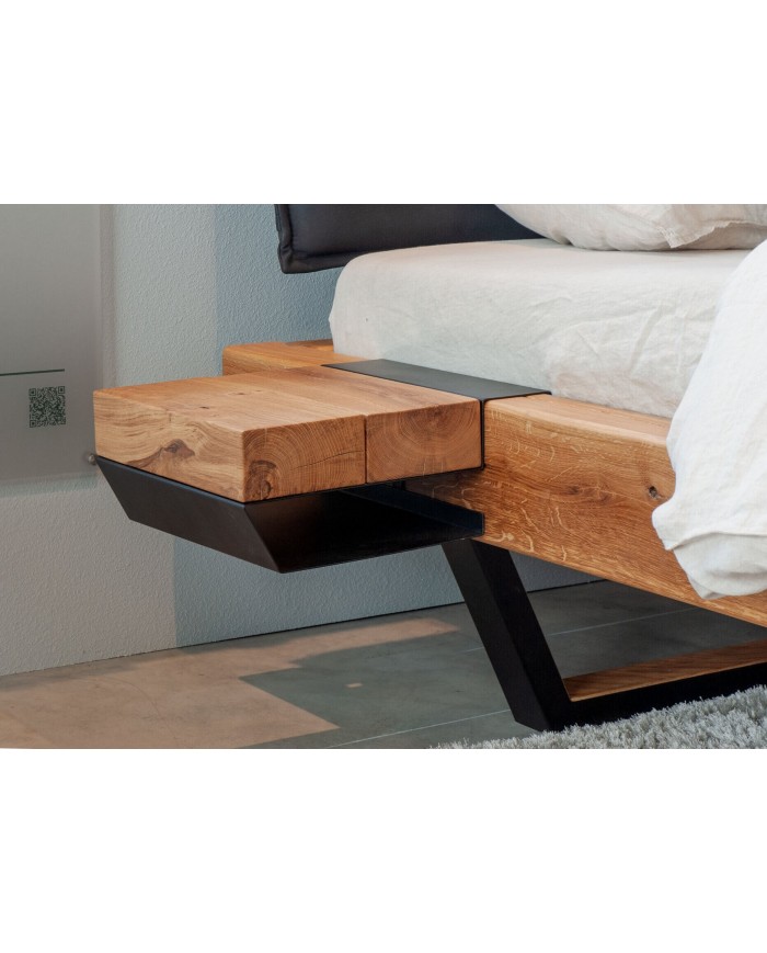 Lit chene massif sauvage huilé - Pieds métal - tète de lit matelassée -  POUR LES AMATEURS DE MOBILIER D’EXCEPTION.