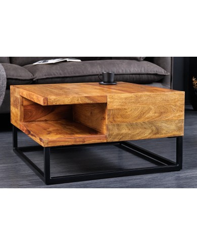 Table Basse CUBO – L'Élégance du Bois Massif et du Design Artisanal