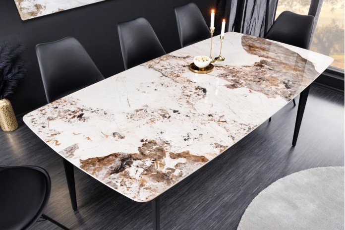 Table à manger 180 cm avec plateau céramique aspect Pierre naturelle claire et pieds métal noir NEROLINE