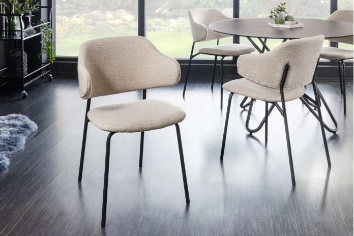 Chaise rembourrée en tissu bouclette avec pieds en métal noir Tracy Alpine