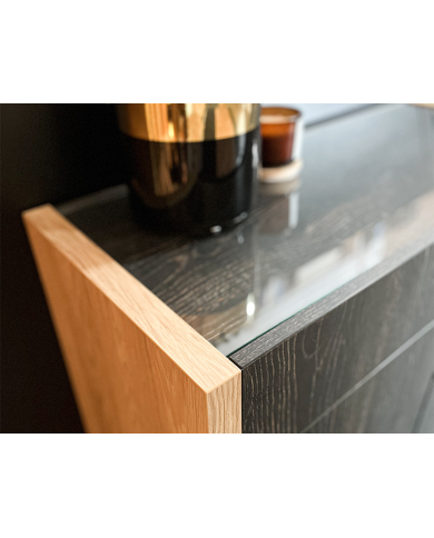 Table de chevet Modella : solidité, raffinement Fabrication de haute qualité