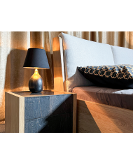 Table de chevet Modella : solidité, raffinement Fabrication de haute qualité