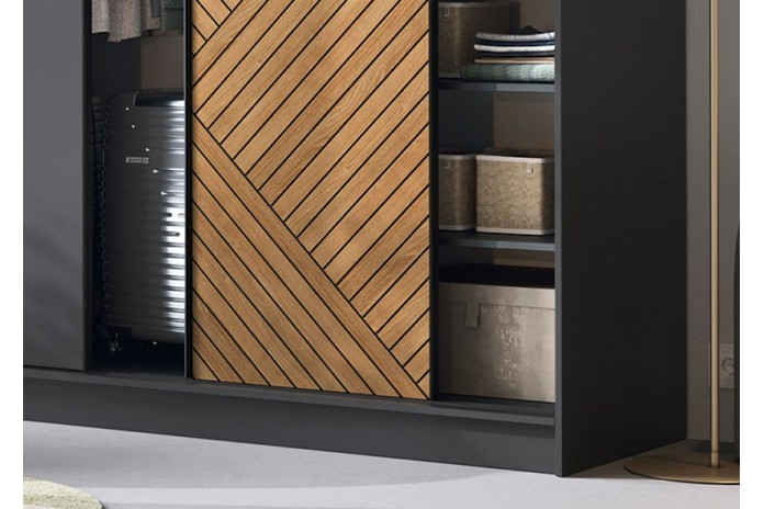ARMOIRE NOCERA – L’élégance discrète du rangement d’exception Conçue pour durer, pensée pour ranger