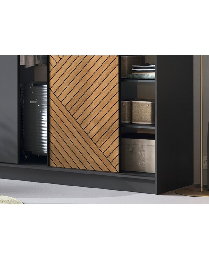 ARMOIRE NOCERA MIROR – L’élégance discrète du rangement d’exception Conçue pour durer, pensée pour ranger