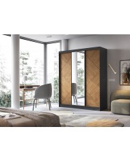 ARMOIRE NOCERA MIROR – L’élégance discrète du rangement d’exception Conçue pour durer, pensée pour ranger