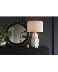 Lampe de Table Design Ondara – Céramique Blanche & Doré – Abat-jour Blanc – Hauteur 65 cm – Élégance Moderne